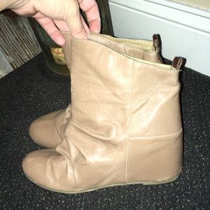 Slouchy/wrinkly wedge booties